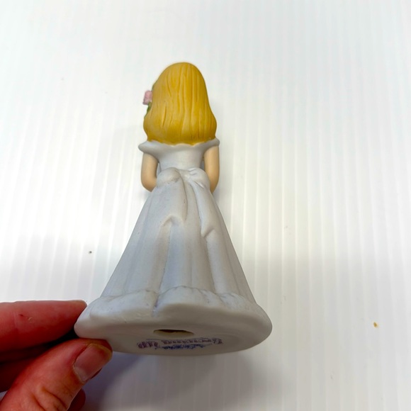 Enesco Growing Up Girls Blonde Age 8 Birthday Girl Figurine - Picture 3 of 4